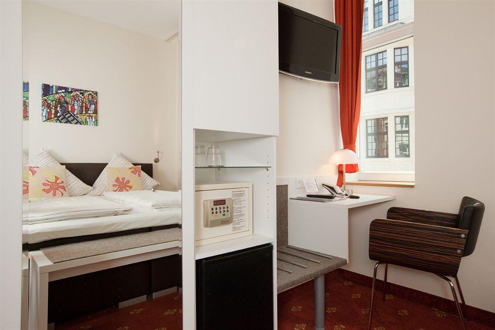 Hotel Domstern Кёльн Экстерьер фото