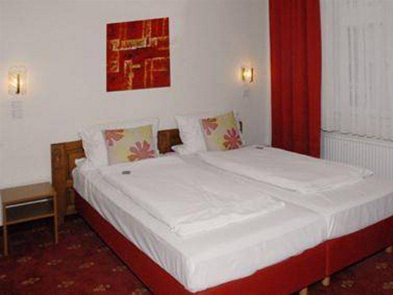 Hotel Domstern Кёльн Экстерьер фото