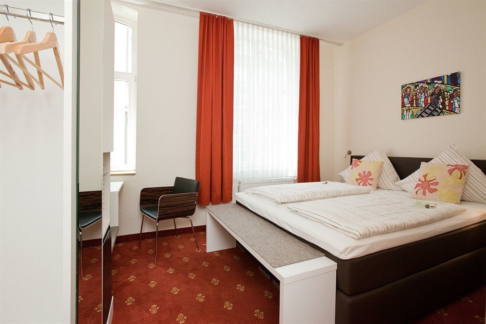Hotel Domstern Кёльн Экстерьер фото