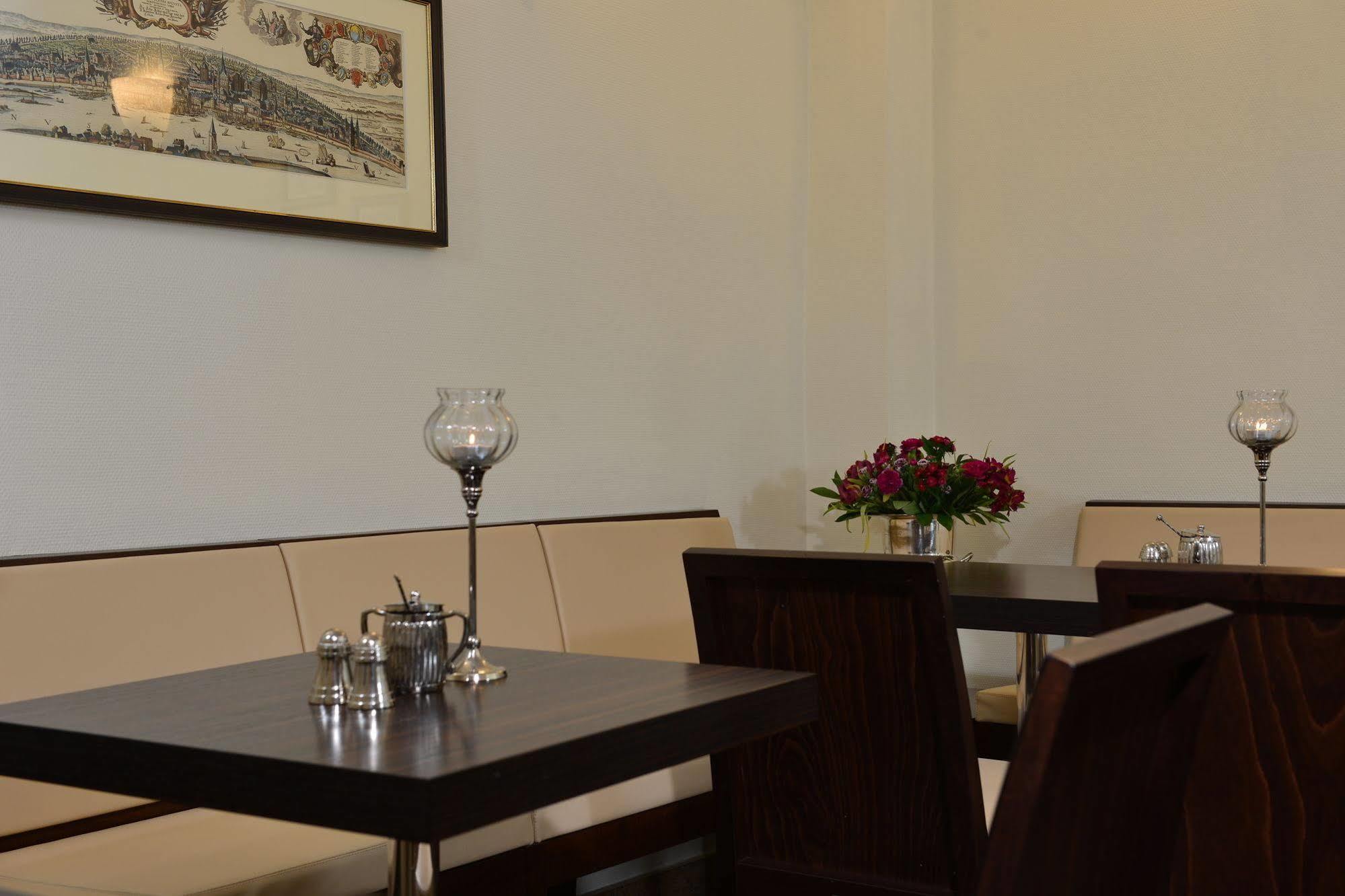 Hotel Domstern Кёльн Экстерьер фото
